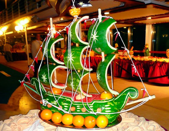 هندوانه شب یلدا ,تزیین حرفه ای هندوانه ,تزیین هندوانه ,تزیین هندوانه شب چله, میوه آرایی