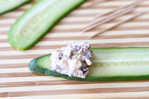 طرز تهیه رول پنیر و خیار و گوجه و زیتون 