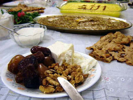 تغذیه صحیح در ماه رمضان - سحر چه بخوریم - افطار چه بخوریم تغذیه صحیح در ماه رمضان - سحر چه بخوریم - افطار چه بخوریم