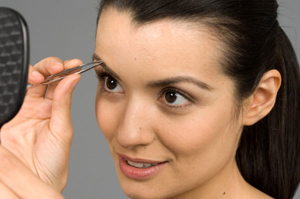 چگونه ابروهای زیبا داشته باشیم ؟