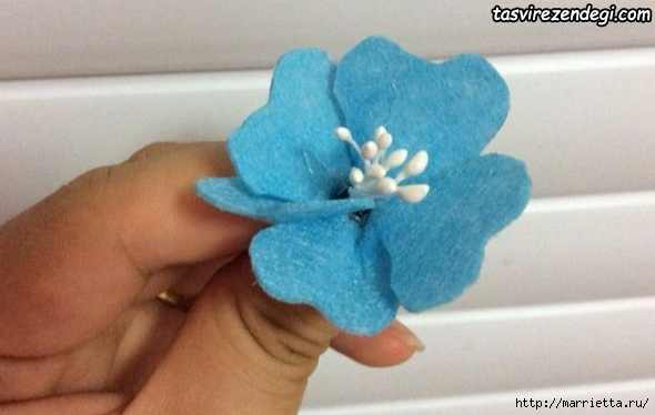 آموزش ساخت دسته گل آبی نمدی