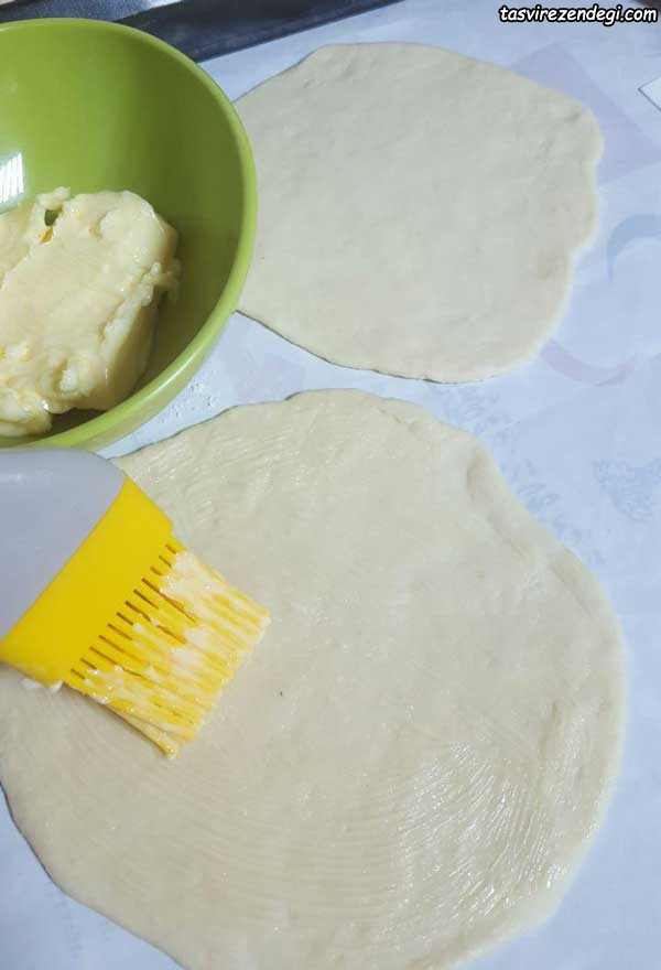 نان کروسان پنیری و شکلاتی