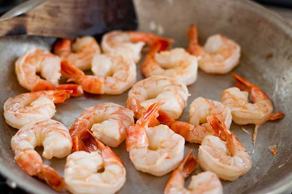 طرز پختن میگو | انواع روش مزه دار کردن میگو • مجله تصویر زندگی