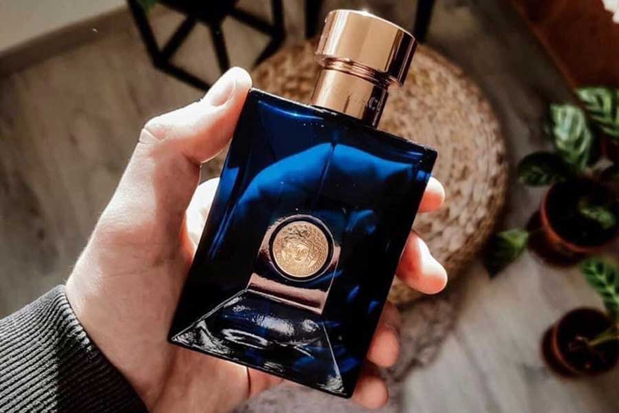 عطر مردانه ورساچه دیلان بلو