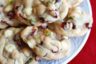 طرز تهیه کوکی پسته و شکلات سفید