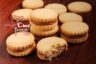 طرز تهیه بیسکویت آلفاخر اصیل با فیلینگ دولسه دلچه