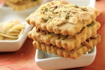 طرز تهیه شیرینی آجیلی ترد خوشمزه و مجلسی برای پذیرایی عید نوروز