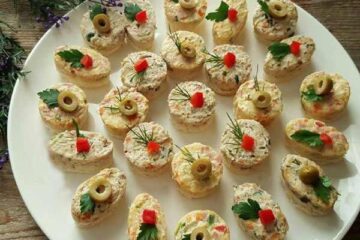 دو فینگر فود مجلسی : راتای مرغ و گردو و راتای ژامبون و سیب زمینی