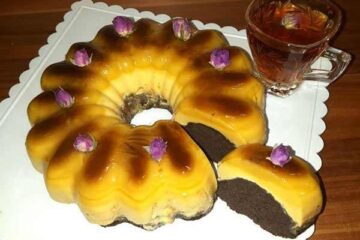 طرز تهیه کیک کاراملی مجلسی با پایه کیک کاکائویی + فیلم آموزشی