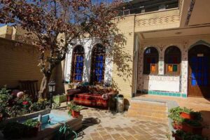 Isfahan Tolou-e Khorshid traditional hotel