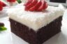 طرز تهیه کیک شکلاتی خیس کافی شاپی با رویه محلبی