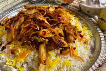 طرز تهیه هویج پلو شیرازی با مرغ برای ۴ نفر