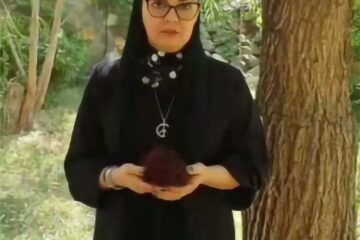 آناهیتا همتی به یاد مهسا امینی سرش را تراشید!!+ فیلم