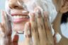 برای شستشوی صورت فوم بهتر است یا ژل؟