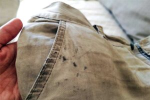 پاک کردن روغن موتور از روی لباس
