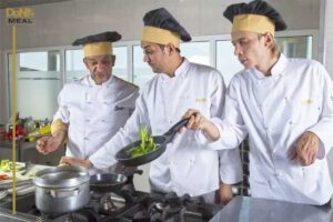 بهترین کترینگ برای پذیرایی شرکت و دفترکار