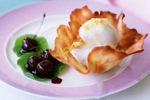 طرز تهیه شیرینی برگ بادامی